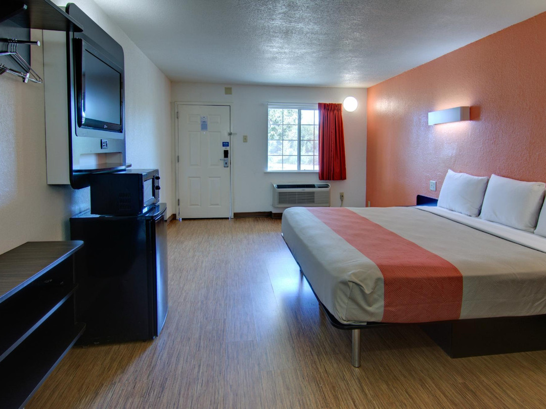 Mount Vernon酒店住宿-Motel 6 Mount Pleasant, TX
