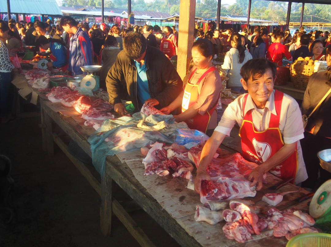 Hmong Sunday Market-Phonsavan必去景点