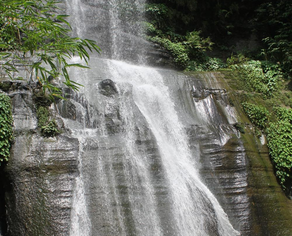 Ham Ham Waterfall景点图片
