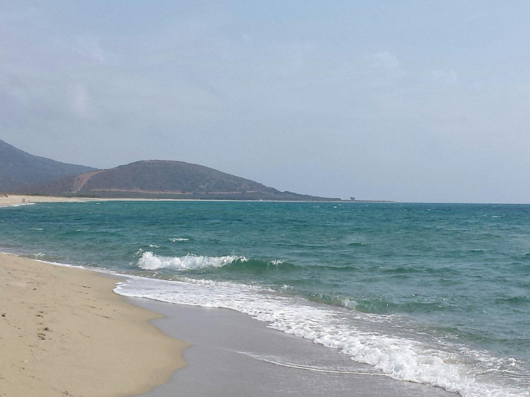 Spiaggia di Su Tiriarzu-Posada必去景点