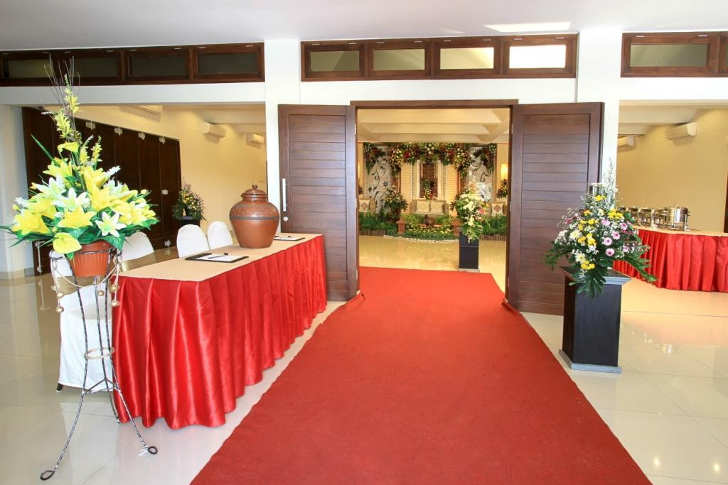 波诺罗戈酒店住宿-财富酒店