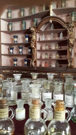 Black Eagle Chemist's Shop景点图片