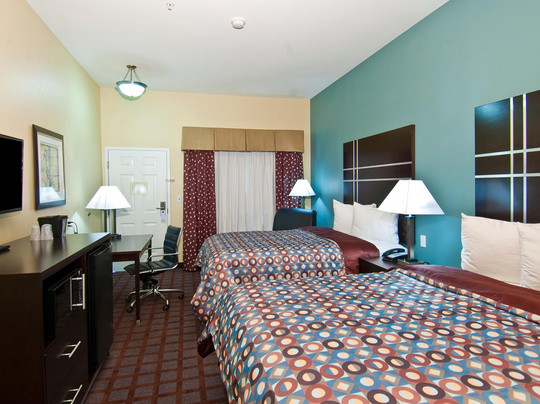 Executive Inn and Suites主图