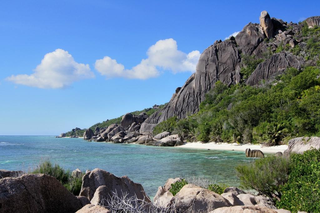 Anse Pierrot Beach-拉迪格岛必去景点