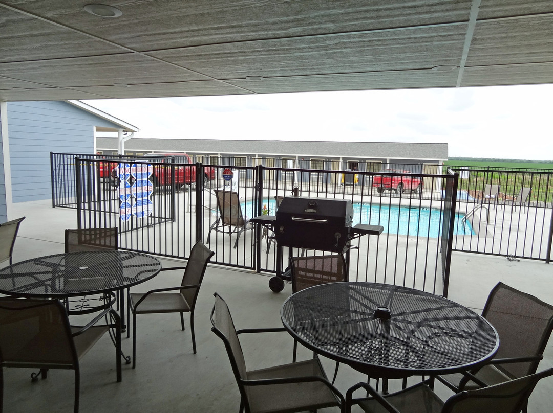 Southern Inn and Suites Kenedy主图