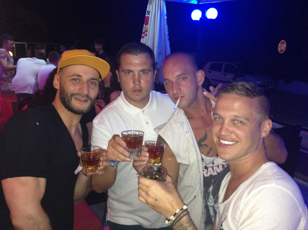 Drunken Duncan's Cocktail Factory-扎金索斯州必去景点