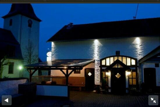Heidenrod餐馆和美食-Restaurant Zur Linde