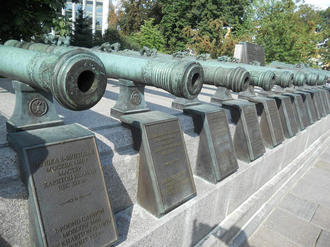 Tsar Bell and Tsar Cannon-莫斯科必去景点