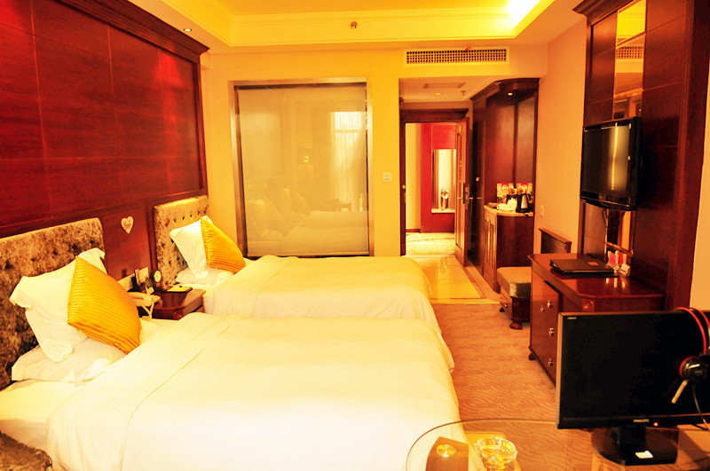 枫丹白露大酒店主图