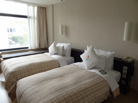 拉萨福朋喜来登酒店主图