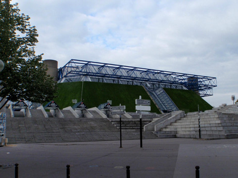 贝尔西体育馆-巴黎必去景点