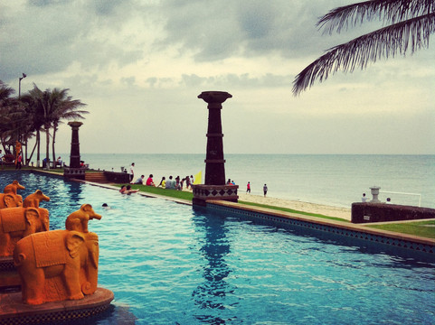 皇冠滨海温泉酒店主图