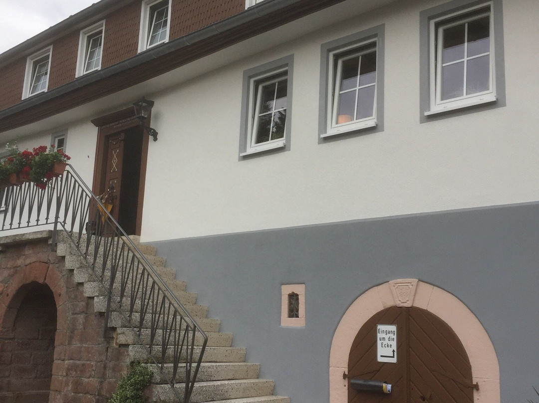 维尔黑尔姆斯费尔德餐馆和美食-Gasthof Zur Goldenen Krone