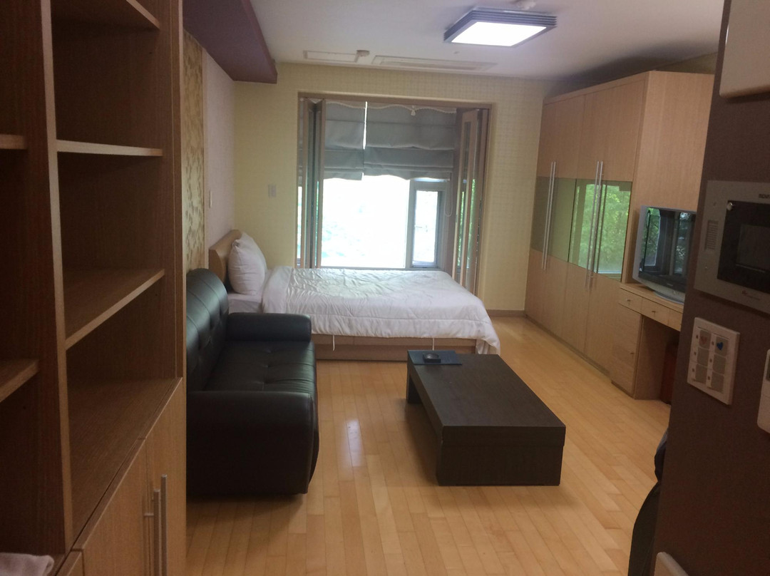 城南钟园皇宫公寓酒店