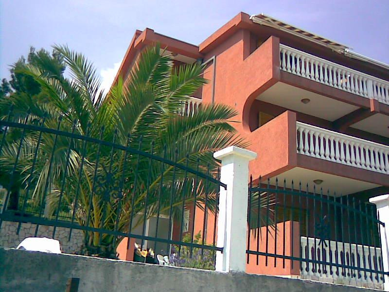 Vila Cerny Slon