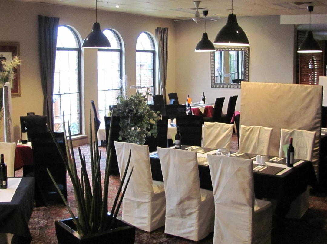 Talbot餐馆和美食-Bristol Hill Motor Inn & Licensed Restaurant