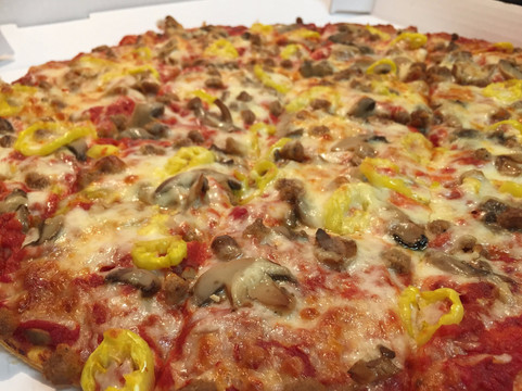 Edison餐馆和美食-Dugout Pizza