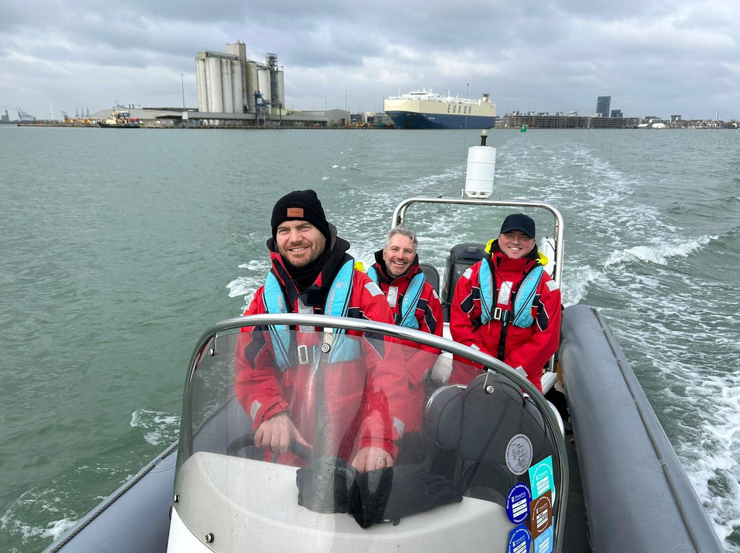 Aboard Boat Coaching景点图片
