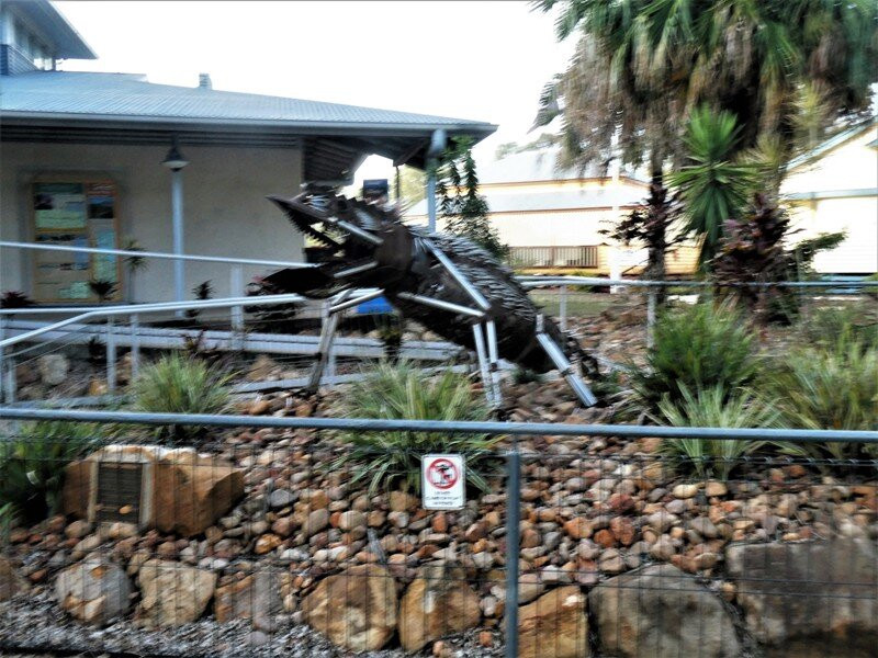 Sunflower Painting-Emerald必去景点