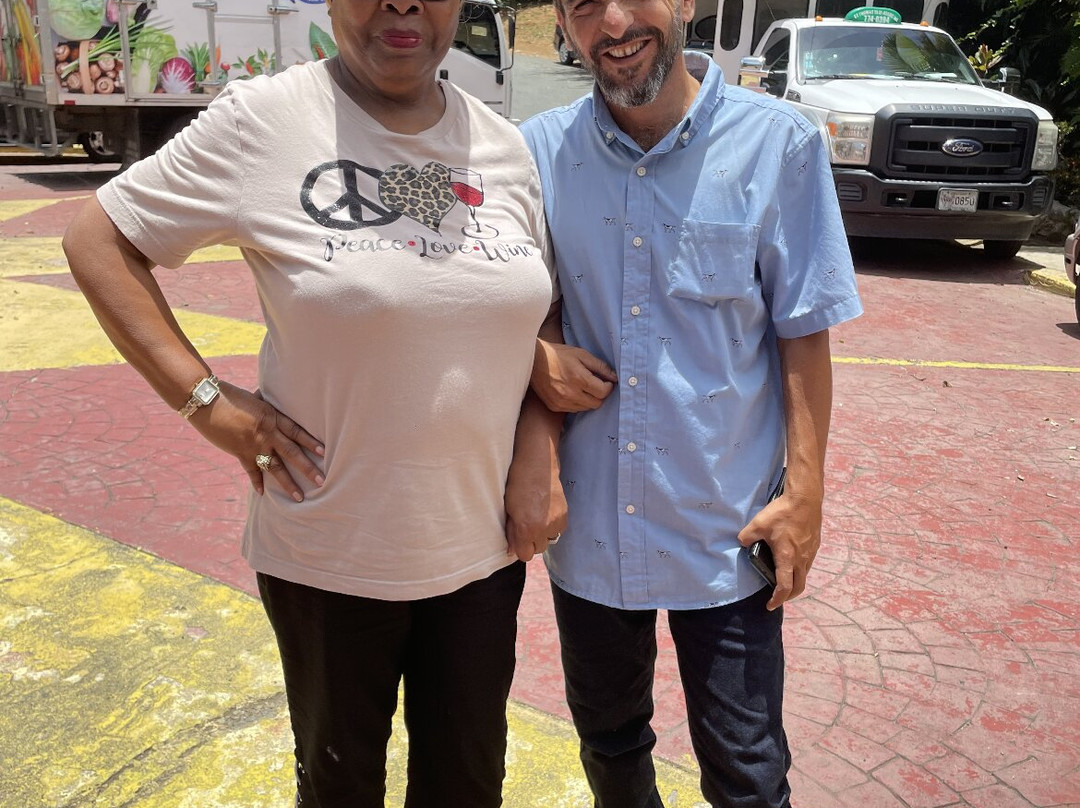 Abraham Taxi and Tours Services-夏洛特阿马利亚必去景点