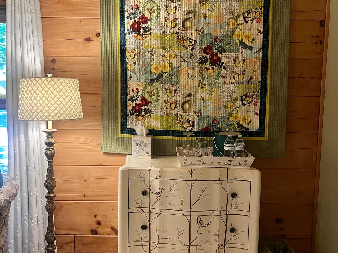 Lazy Bear Lodge主图