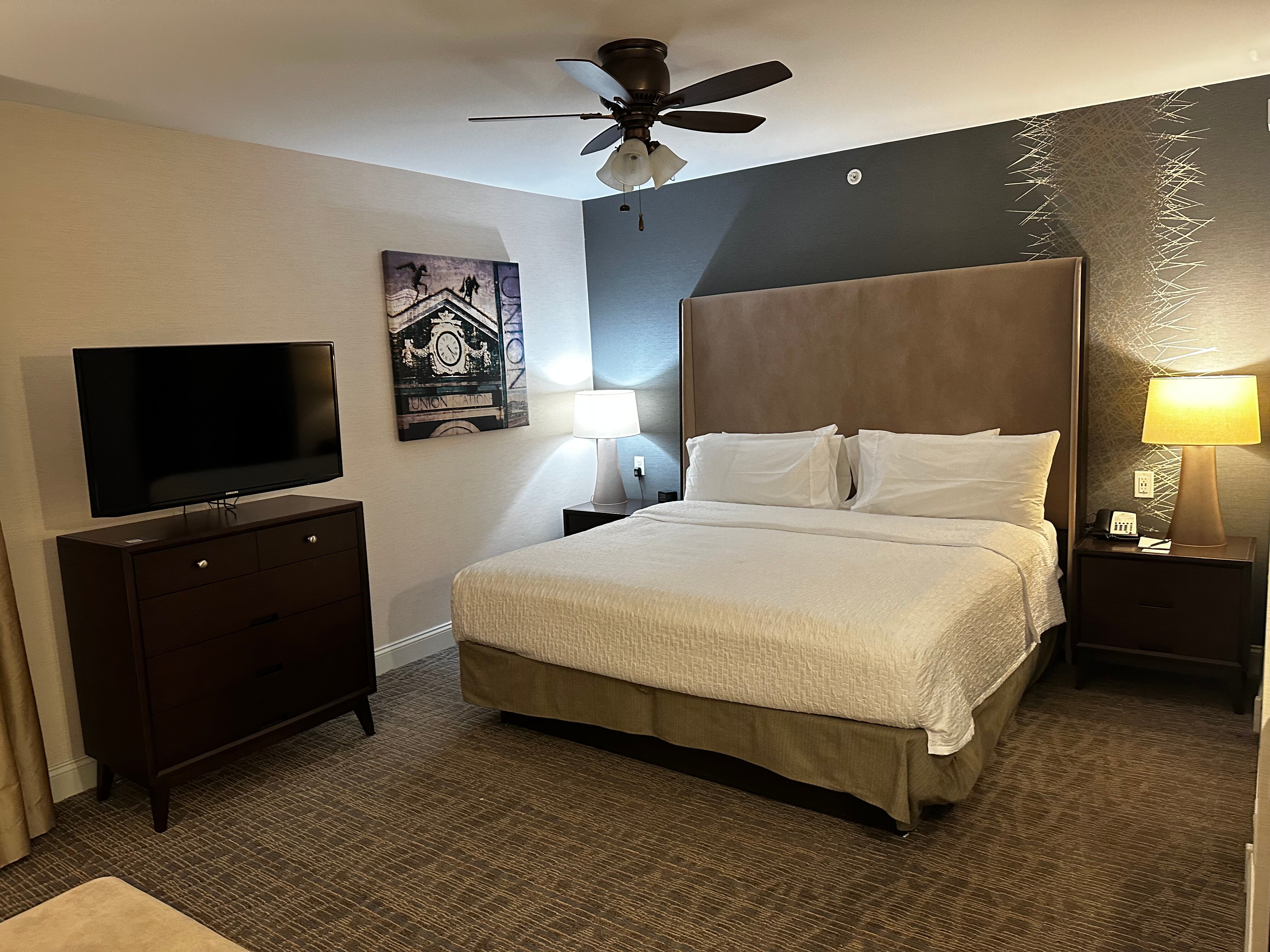 Homewood Suites by Hilton Burlington-客卧
