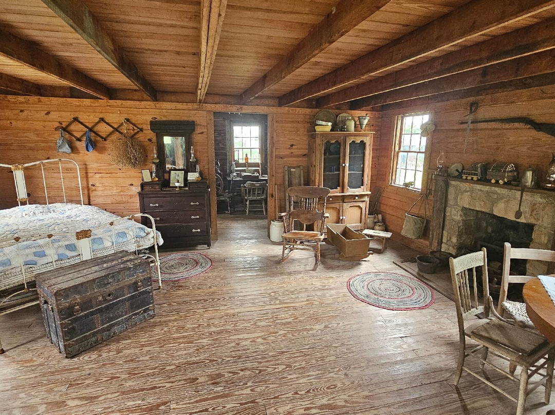Pioneer Village Living History Center景点图片