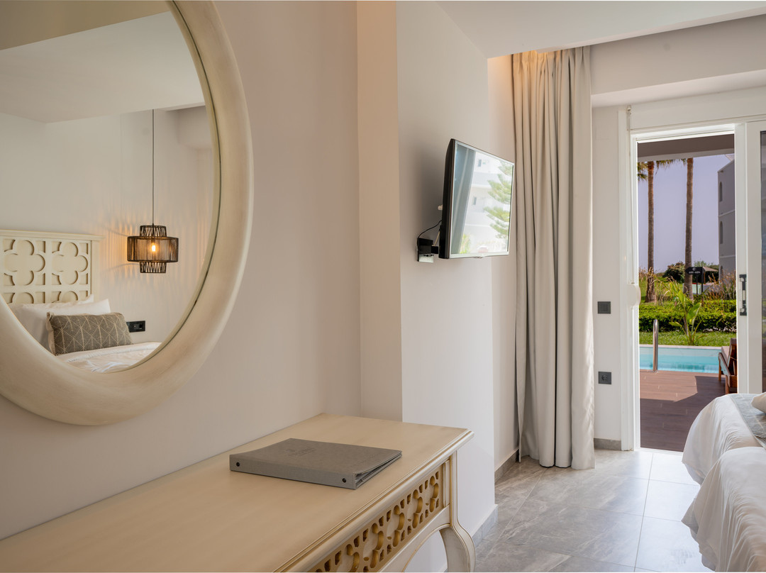 Delfina Tropic Beach主图