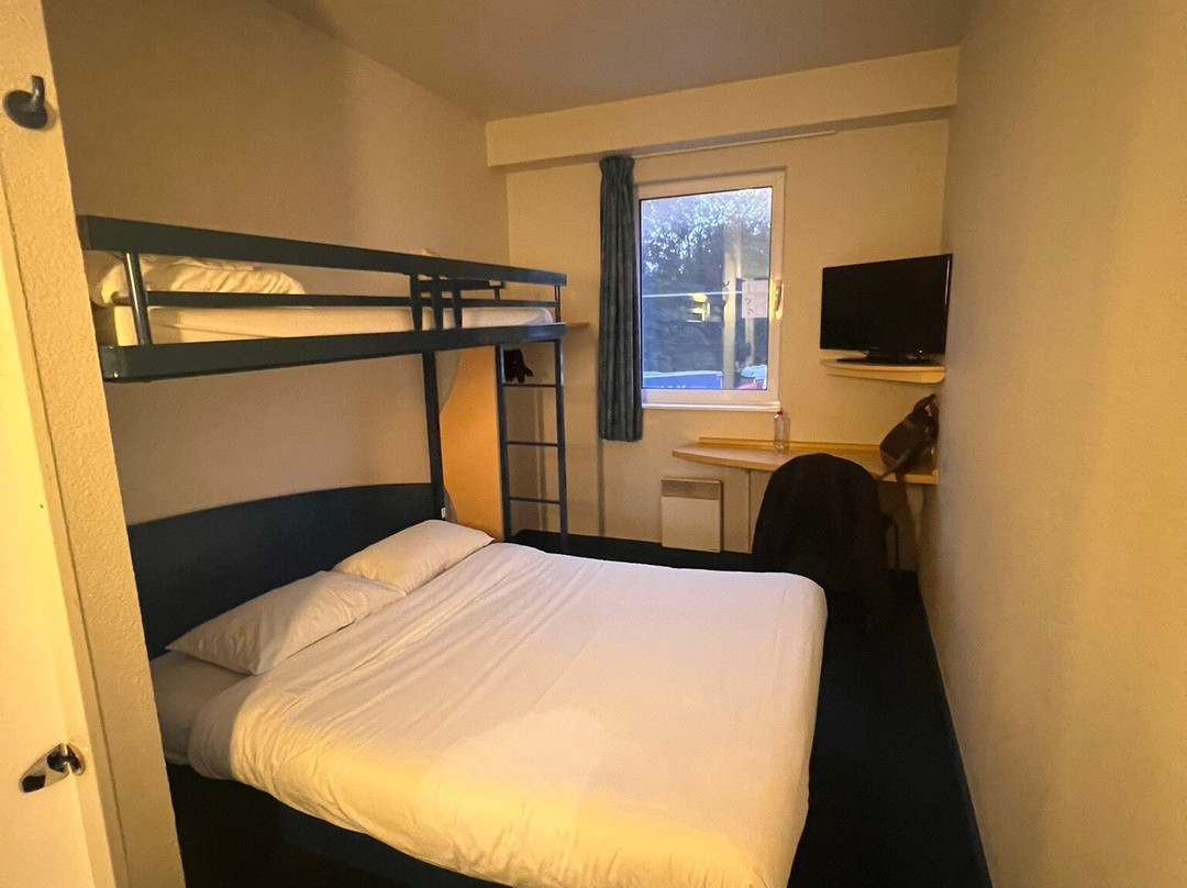 亚琛雷伦边境宜必思快捷酒店主图