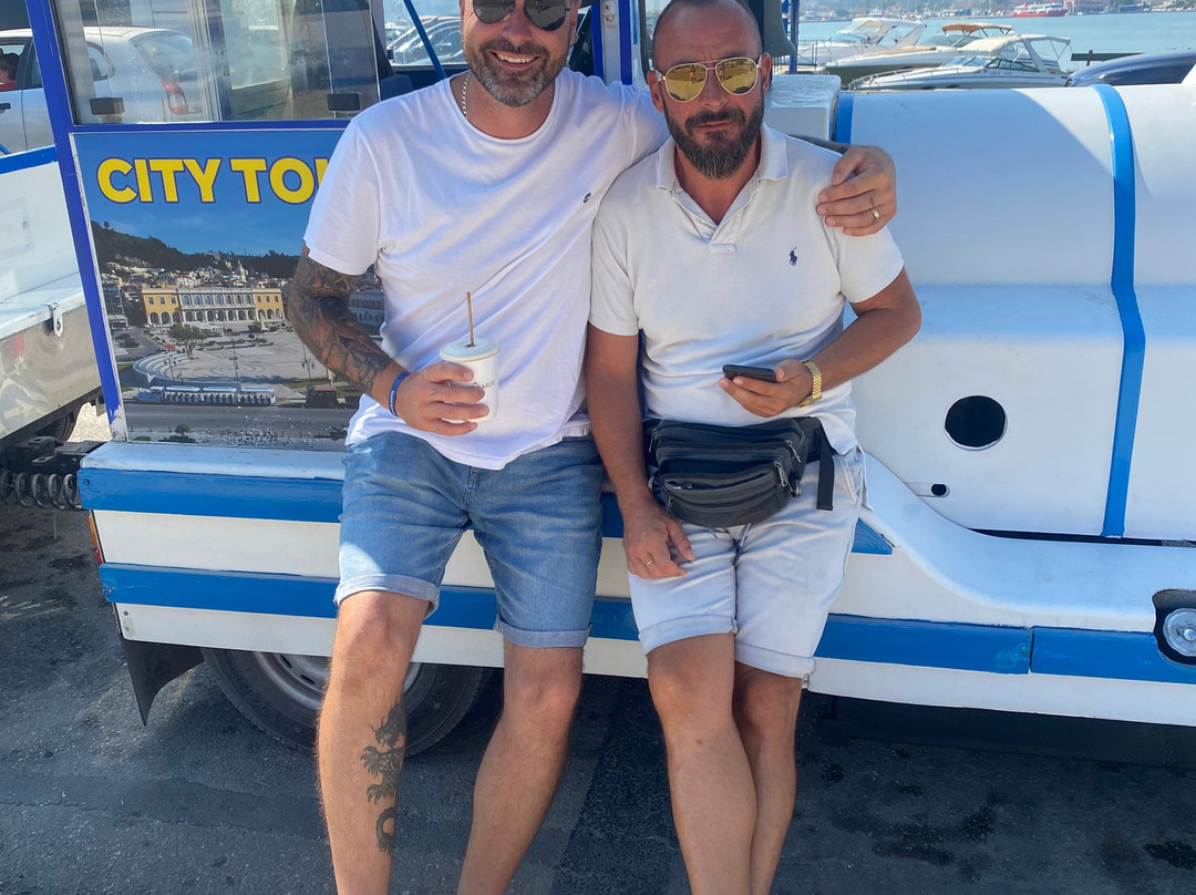 Tourist Train-扎金索斯镇必去景点