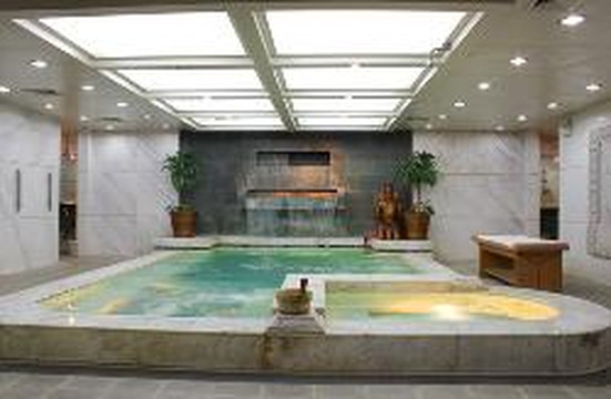 潍坊国际金融大酒店（世界风筝广场世纪泰华购物广场店）主图