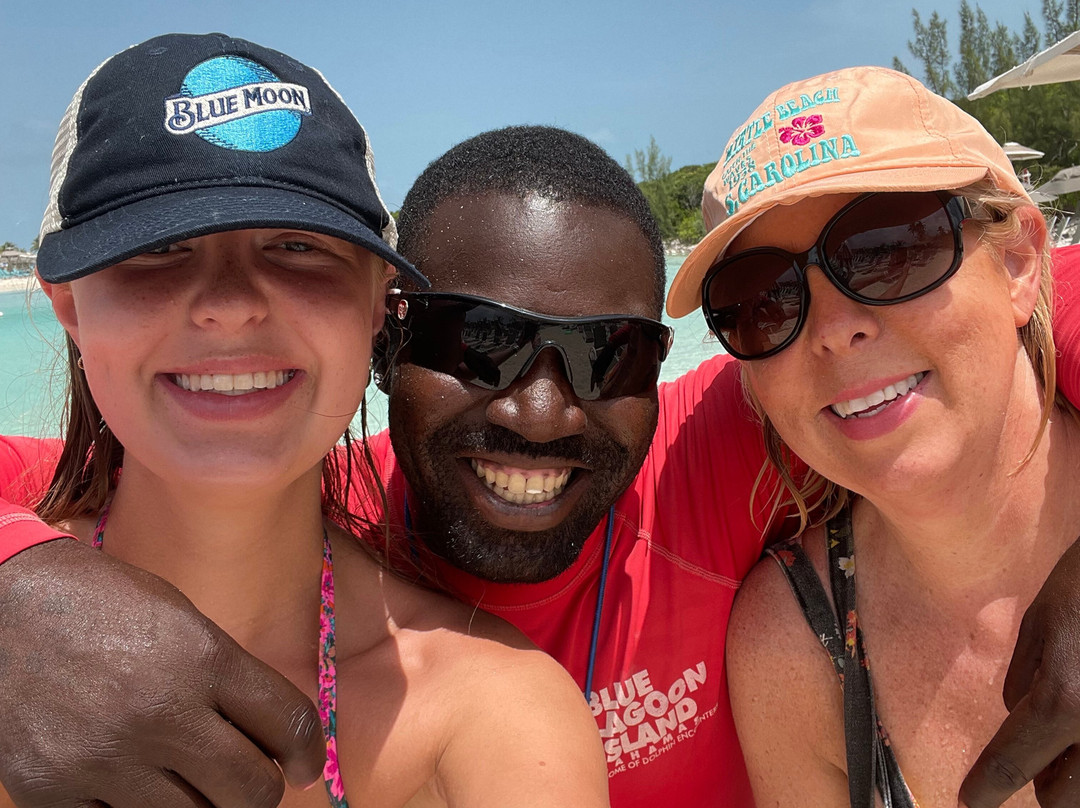 Dolphin Encounters-拿骚必去景点