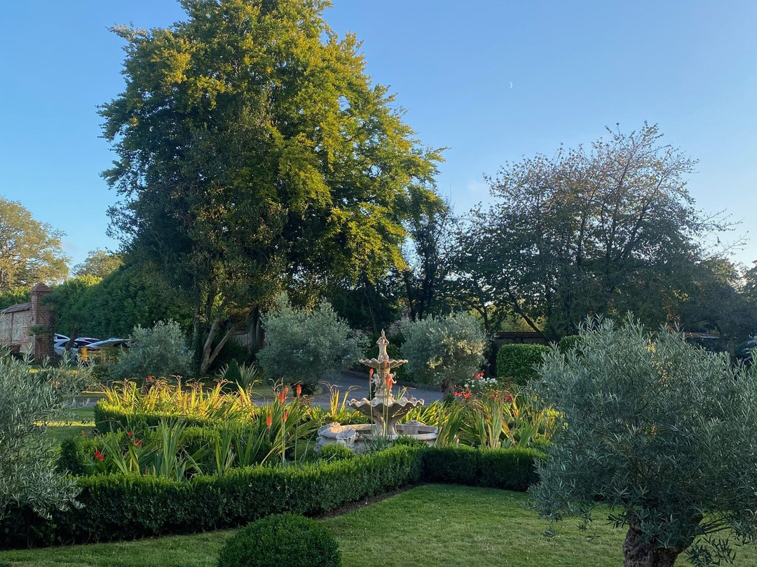 Guildford Manor Hotel & Spa主图