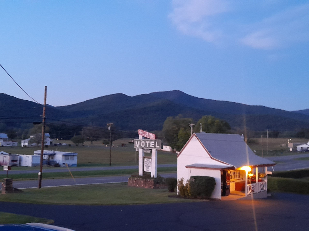 Hillside Hotel主图