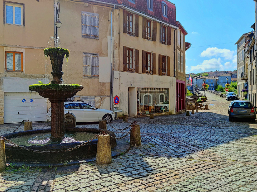 Vieux Pont À Confolens景点图片