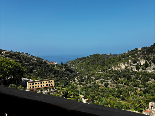 埃斯莫里酒店主图