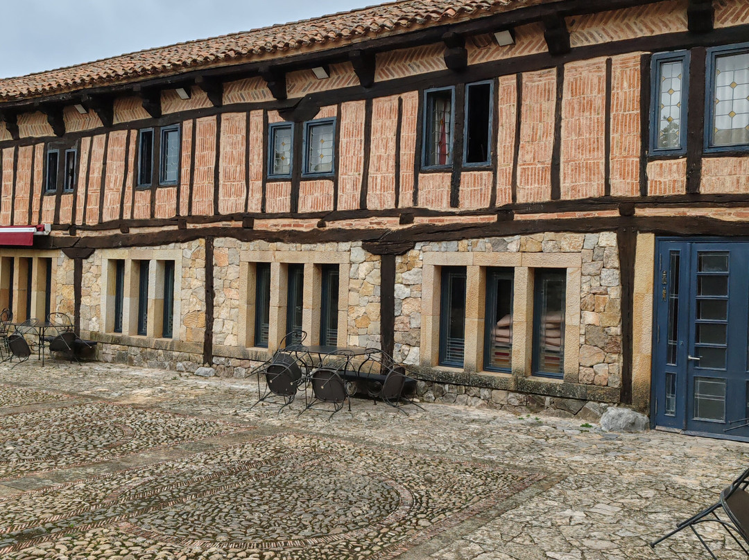 Posada Santa Maria La Real主图