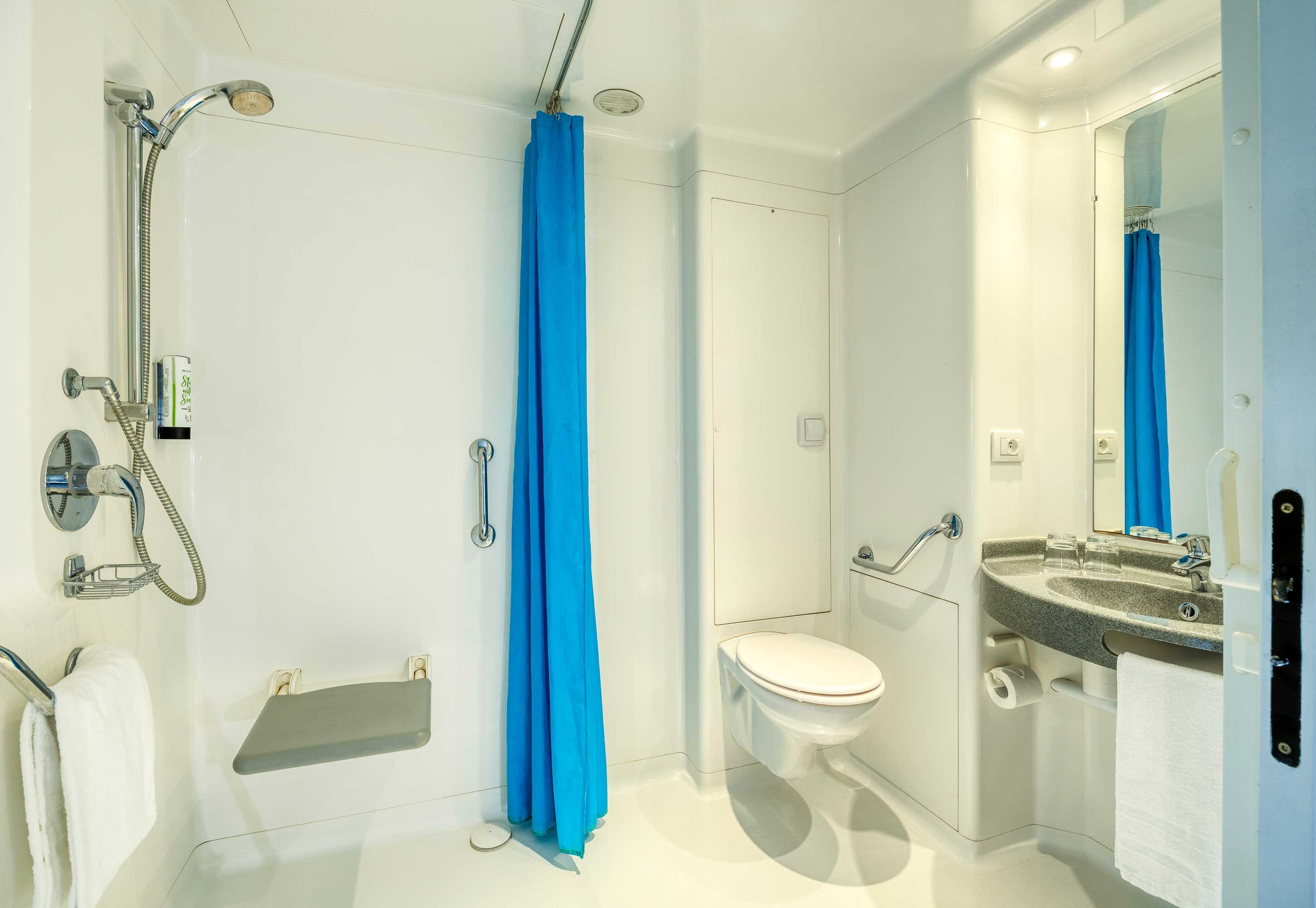 B&b Hotel Liège Rocourt-浴室