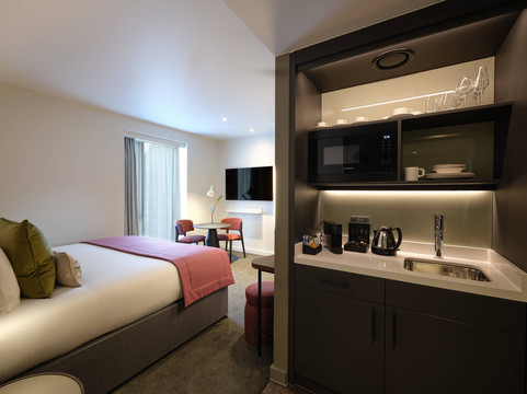 The Resident Edinburgh主图