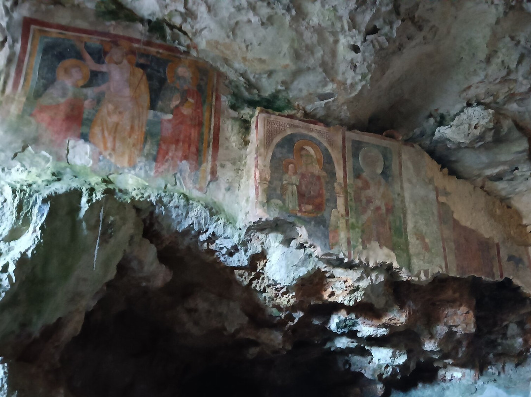 Santuario Del crocefisso景点图片