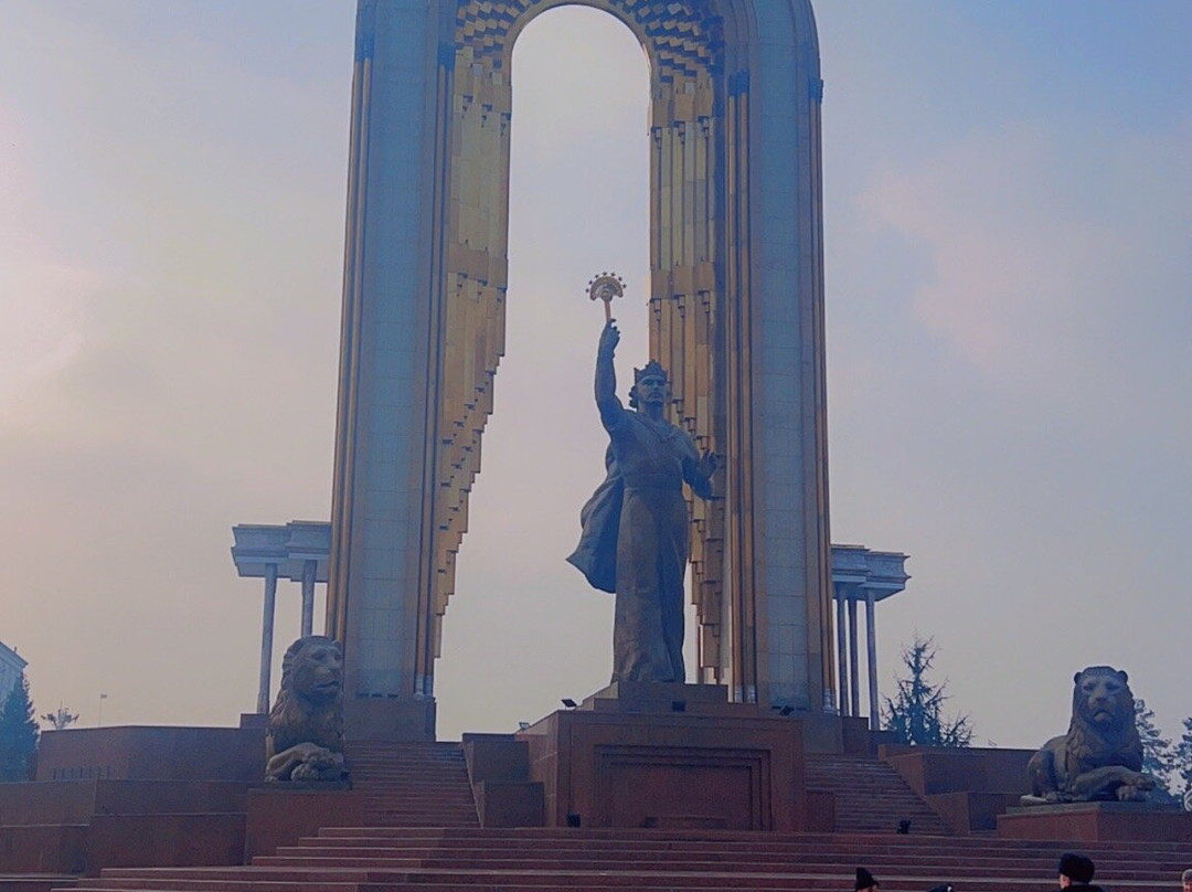 Statue of Ismoil Somoni-杜尚别必去景点