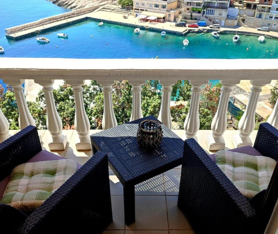 Apartments Laus