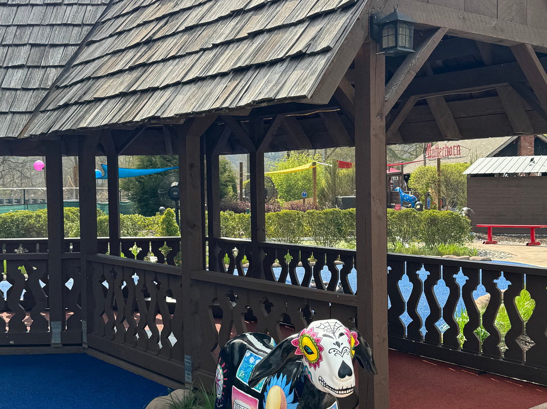 Matterhorn Mini Golf-Canton必去景点