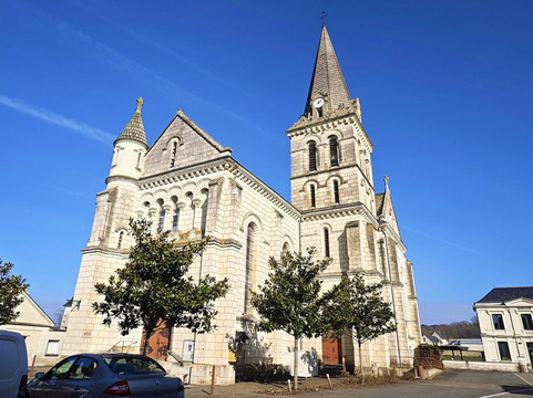 Eglise Saint Médard-Neuille必去景点
