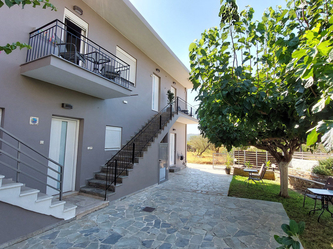 Ilias & Stelios Rooms And Studios