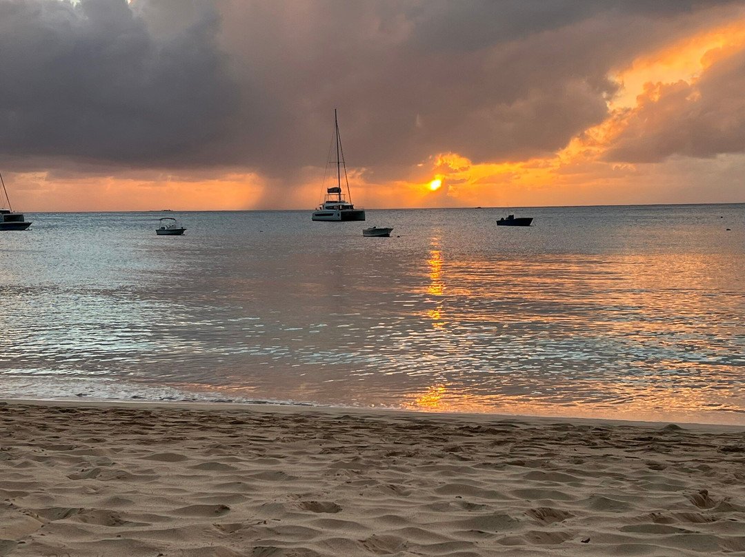 Crocus Bay Beach-The Valley必去景点