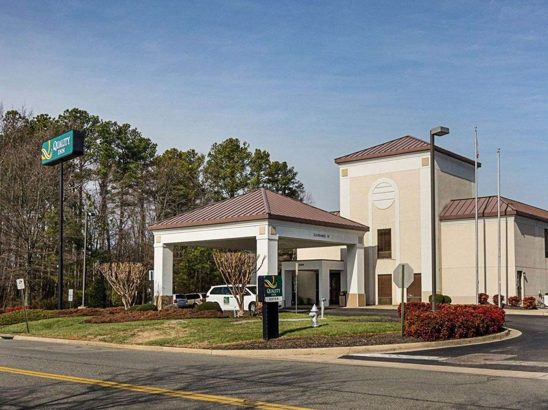 里士满机场康福特茵酒店