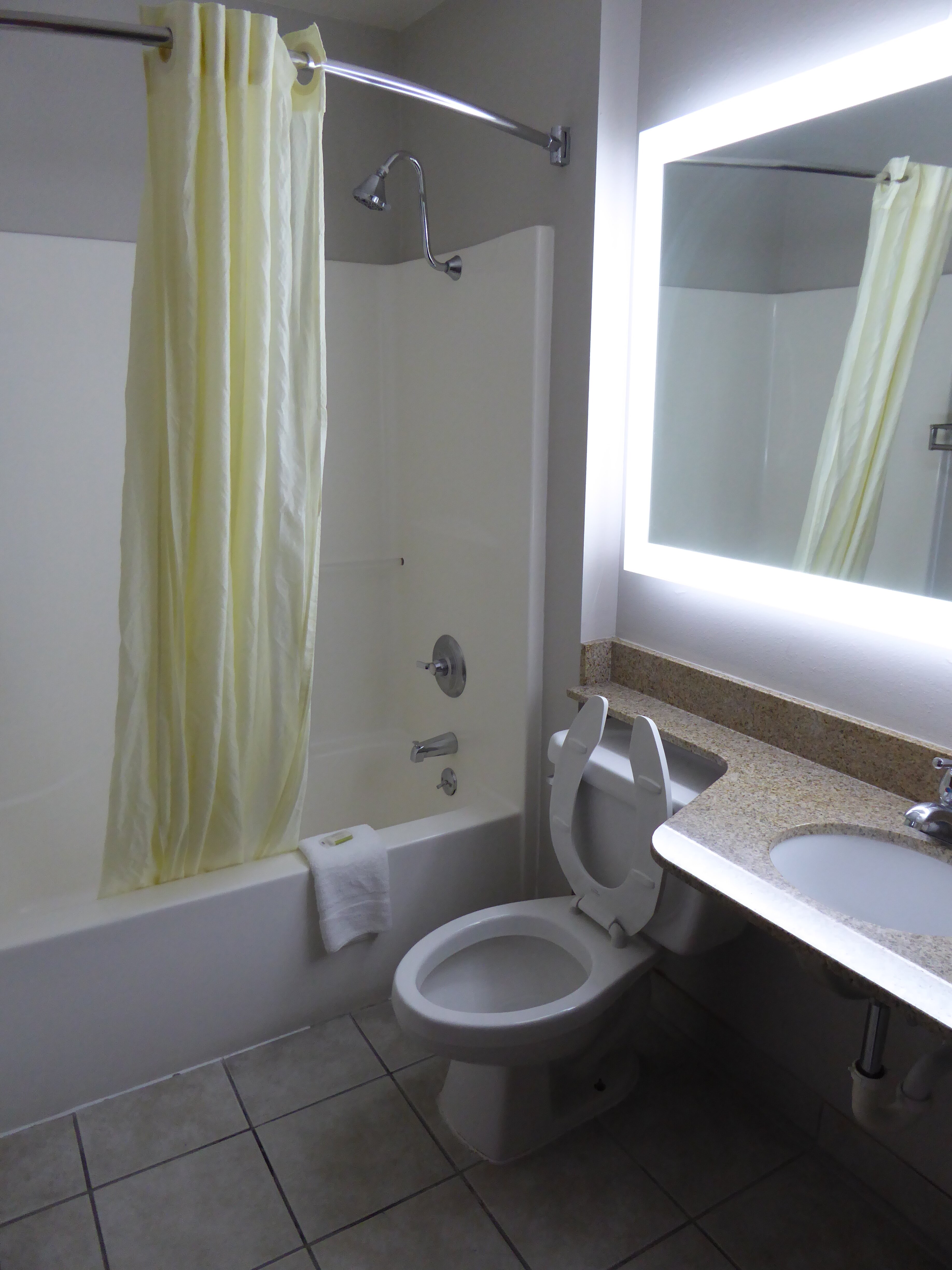 Microtel Inn & Suites by Wyndham Scott Lafayette-浴室