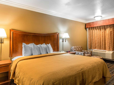 埃尔西诺湖酒店住宿-Quality Inn Lake Elsinore I-15