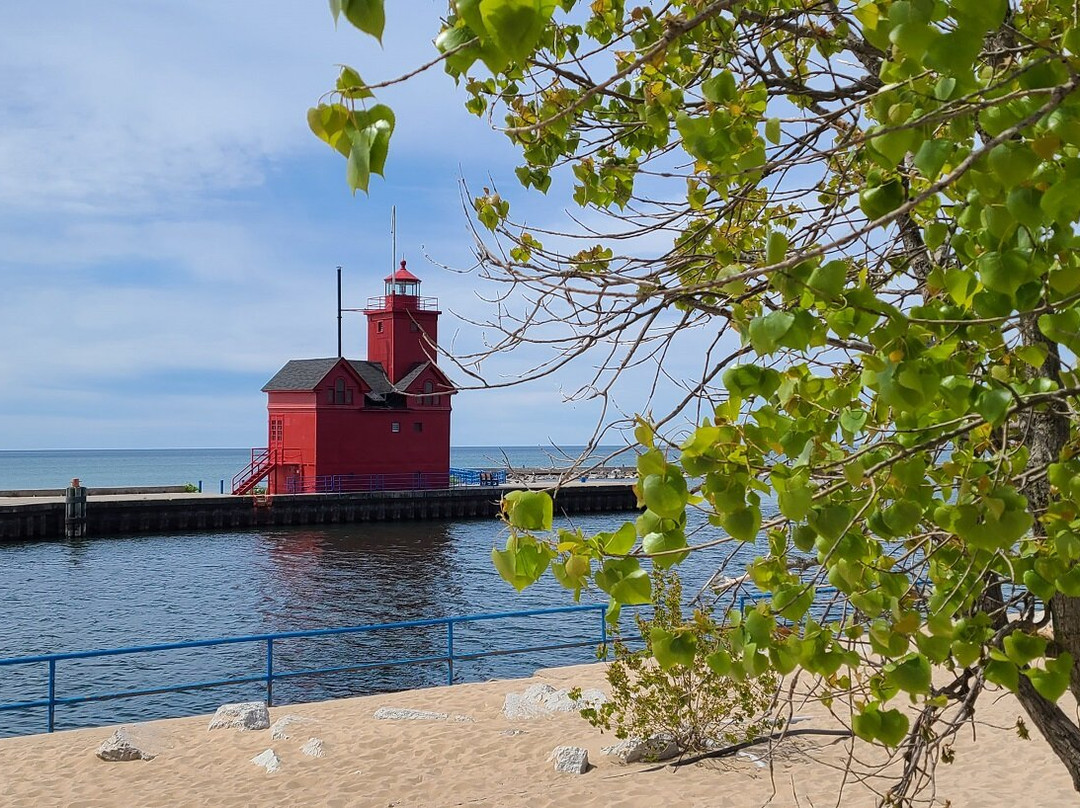 Big Red Lighthouse-荷兰村必去景点